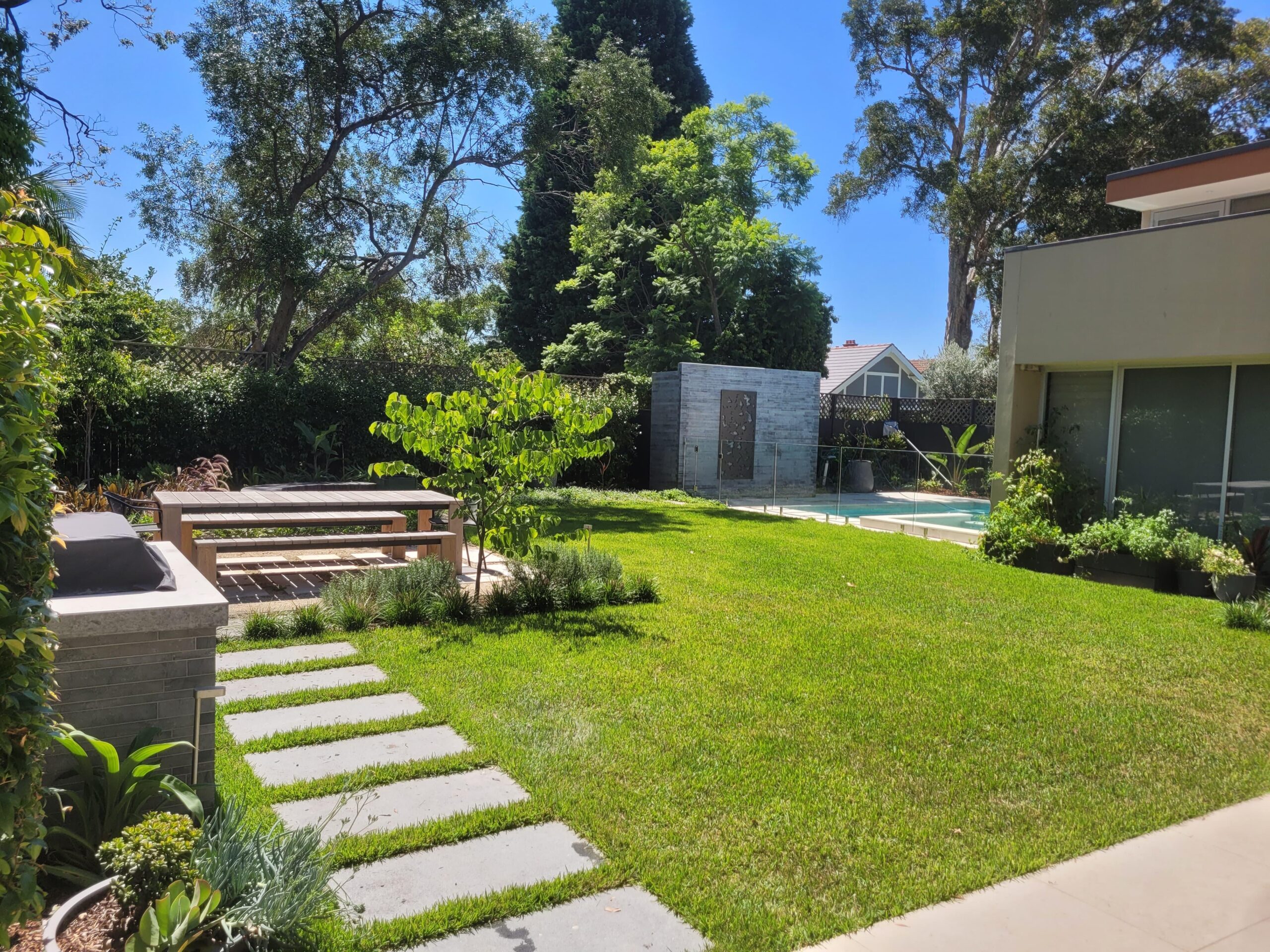 Sydney’s Leading Fencing Contractors and Landscapers  Master Groups